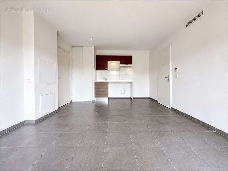 T2 avec terrasse et parking - photo 2