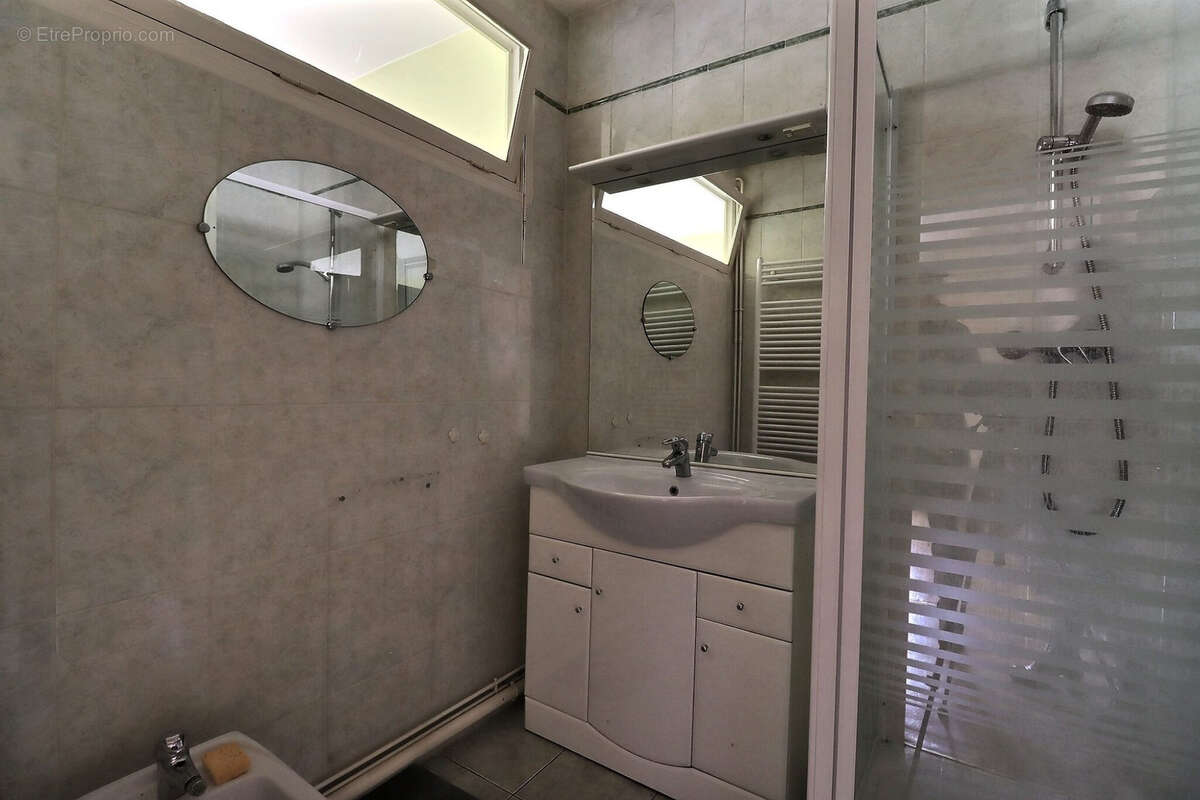 Appartement à SAINT-GENIS-LAVAL
