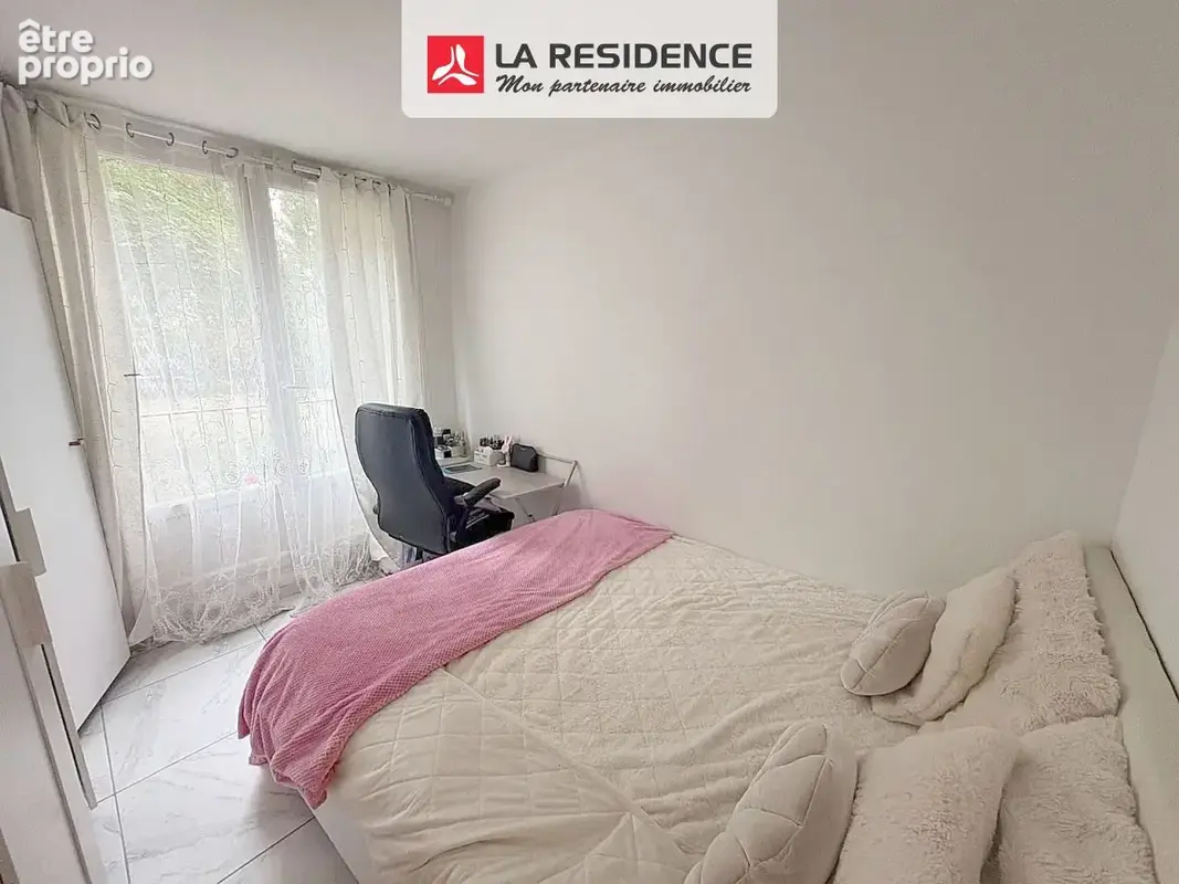 Appartement 4 pièces 66 m² à vendre à Epinay-Sur-Seine (93800) - photo 2