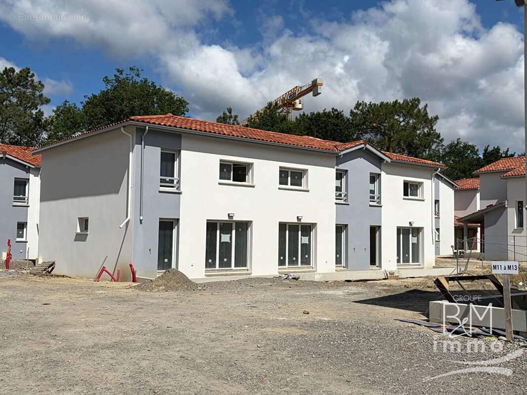A Vendre Appartement 3 pièces de 61 m² à Saint Vincent de Tyrosse avec balcon - photo 2