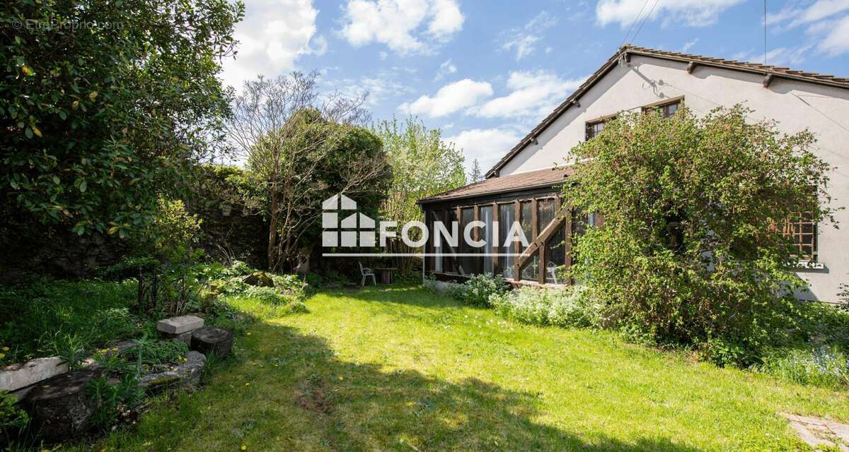 Maison à SAINT-JEAN-DE-LA-RUELLE