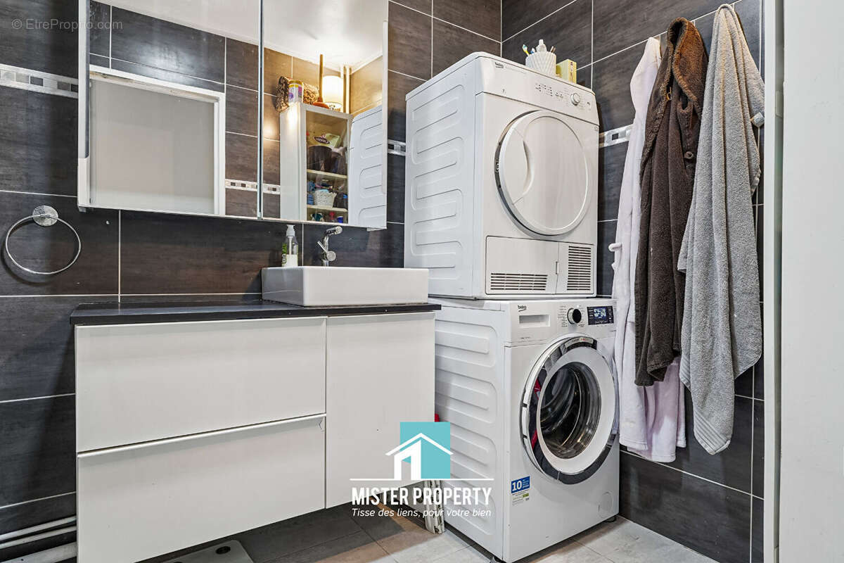 Appartement à LEVALLOIS-PERRET