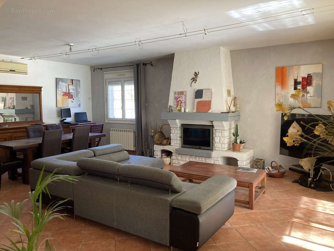 Maison plain-pied 3 Chbes sur 980 m², piscine - photo 3