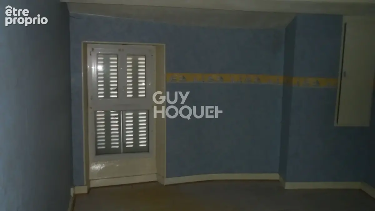 Maison de ville avec cour et dépendances - photo 8