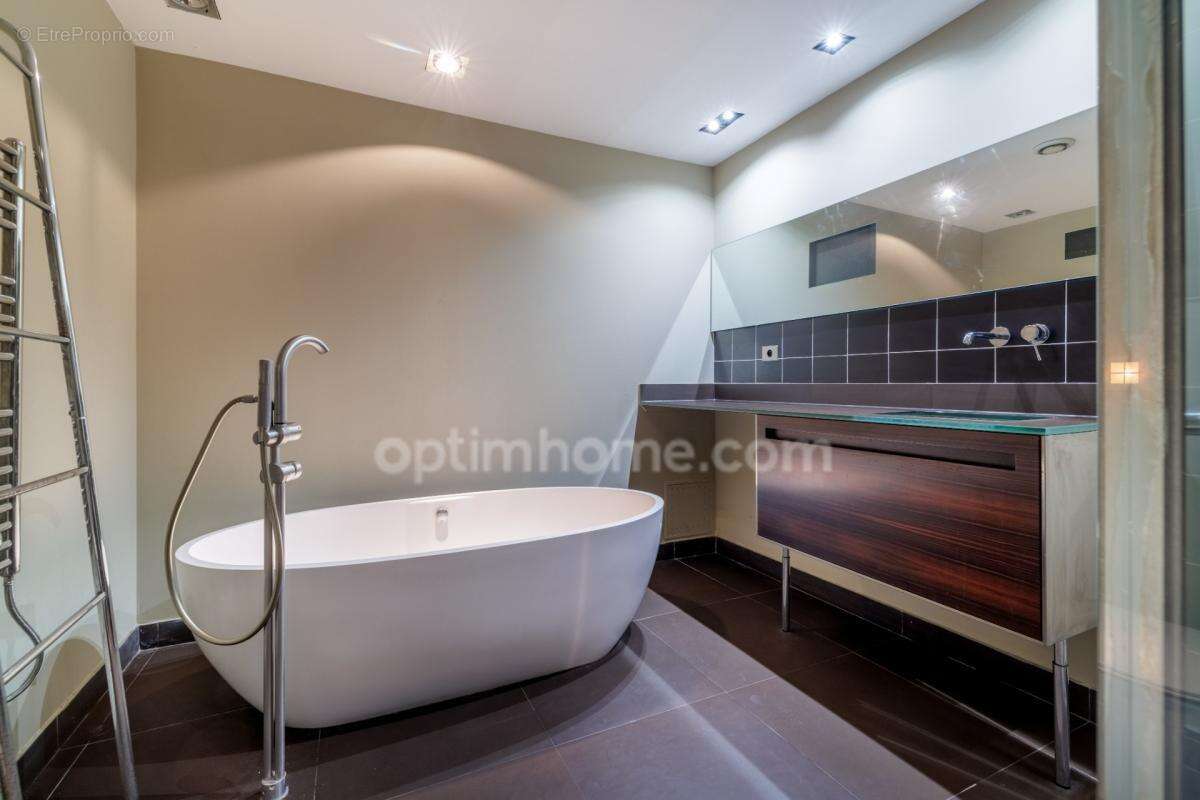 loft avec verrière et patio interieur à vendre 8 pièces 3 chambres - photo 12
