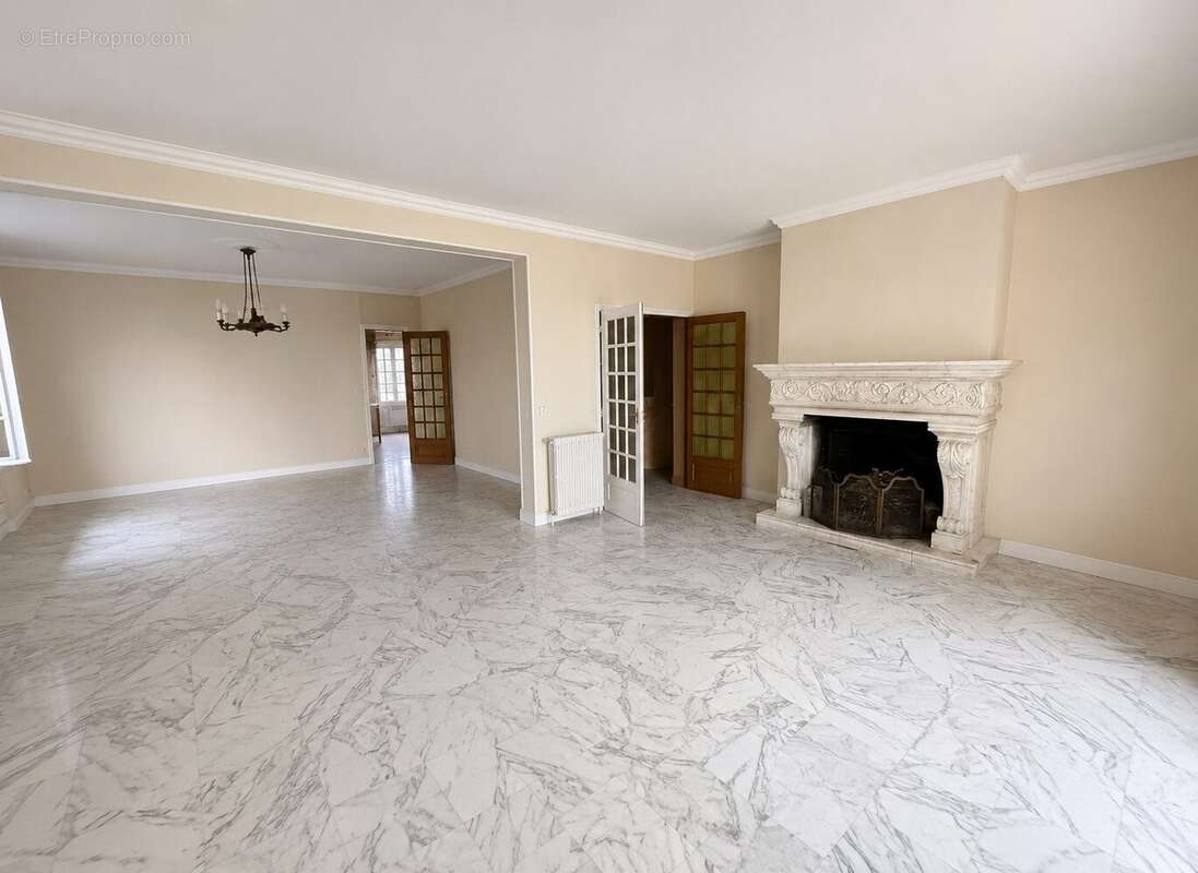 Maison 250 m² à Gien  - photo 2