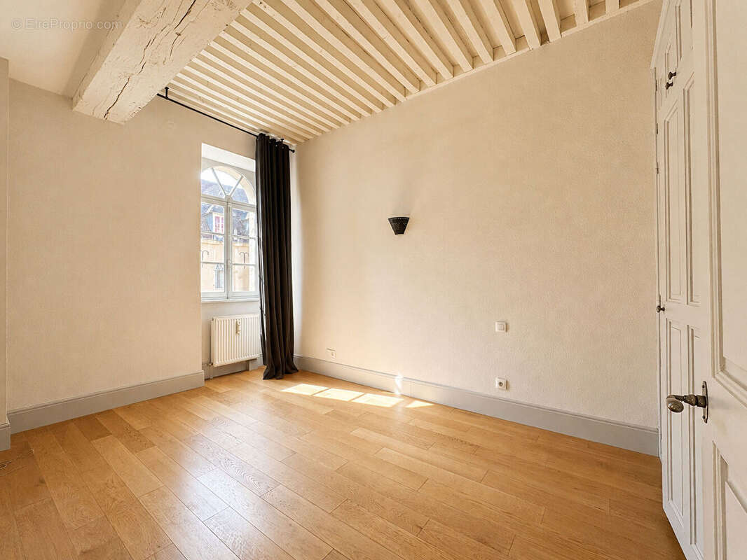 Bel appartement 2 chambres - 80 m² dans résidence sécurisée au centre-ville - photo 5
