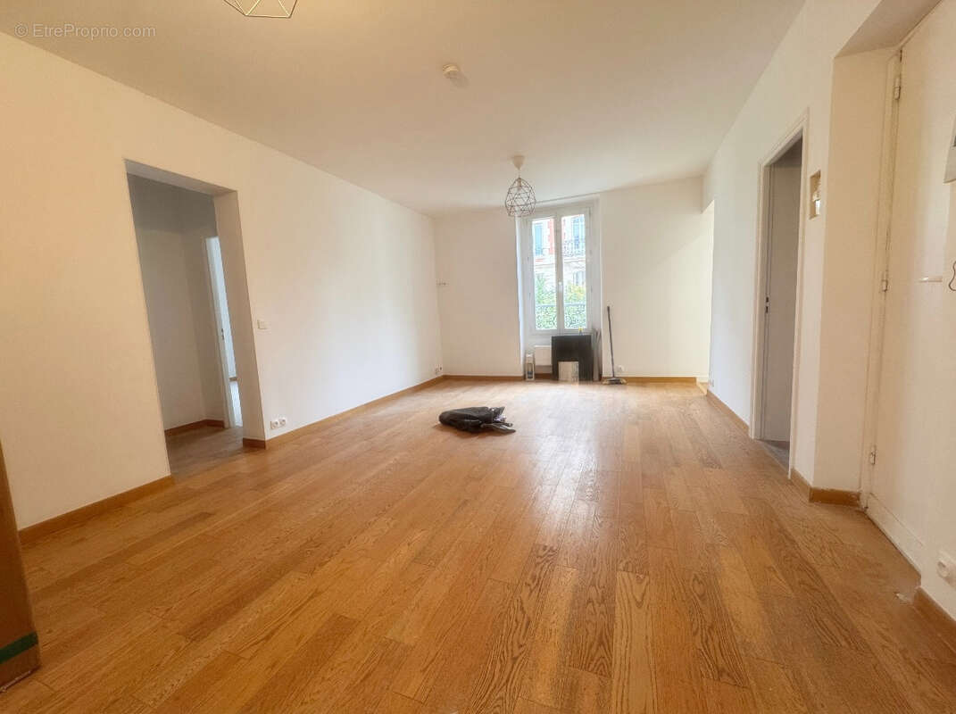 Appartement à LA GARENNE-COLOMBES