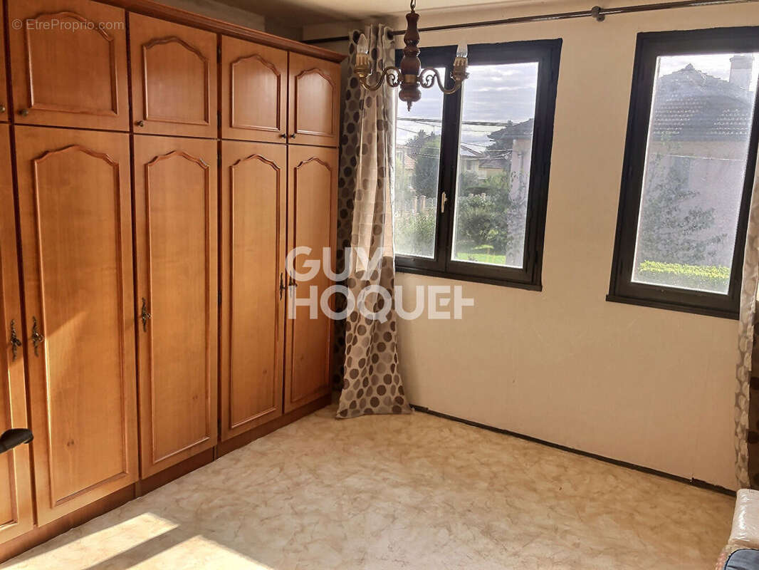 Maison à SAINT-BONNET-DE-MURE