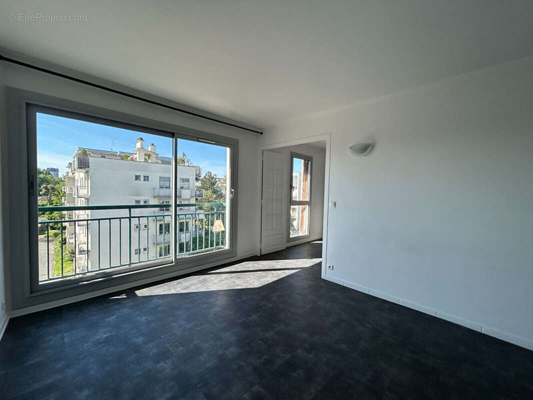 Appartement à FRESNES