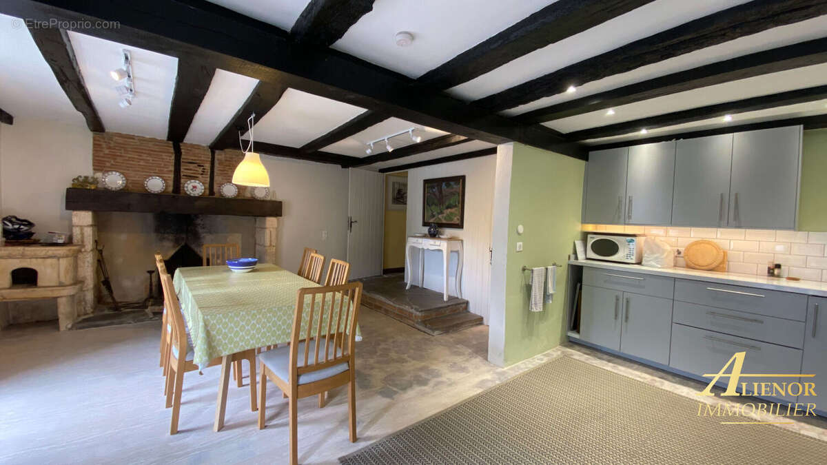 Charmante maison en pierre avec terrasse au bord de rivière - Saint-Front-la-Rivière 24300 - photo 3