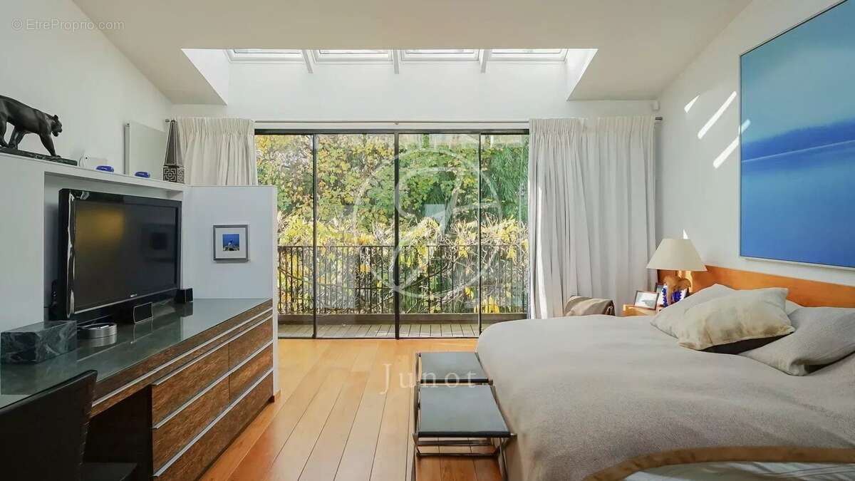 Maison à NEUILLY-SUR-SEINE