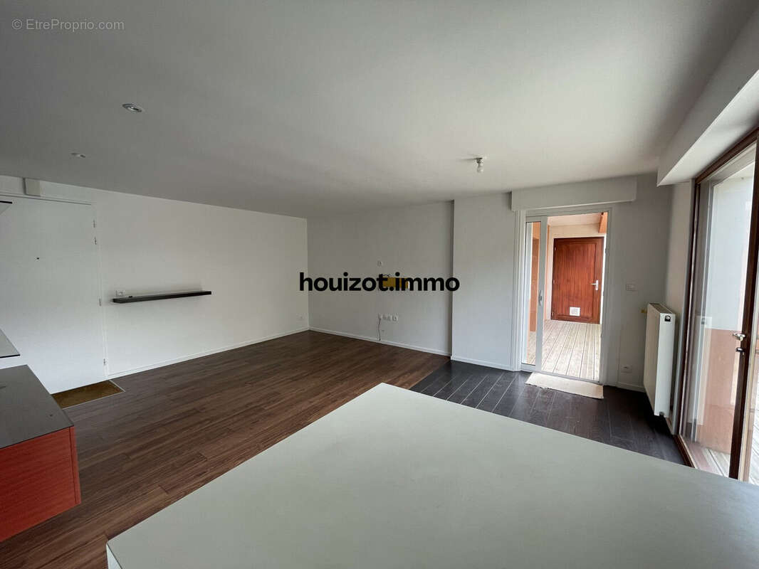 Appartement à LA CHAPELLE-DES-FOUGERETZ