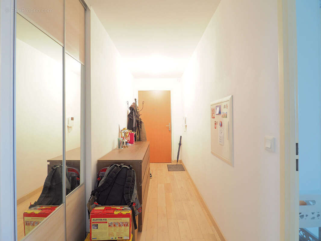 Appartement à CHANTELOUP-LES-VIGNES