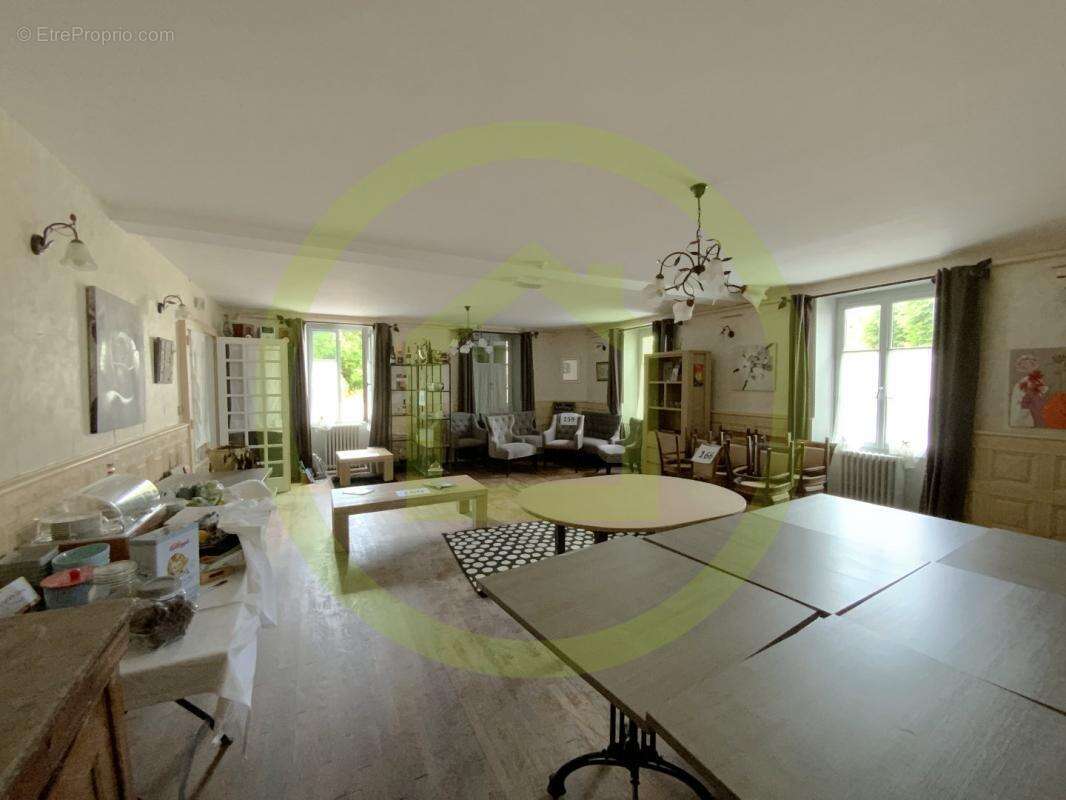 Maison à NOUZERINES