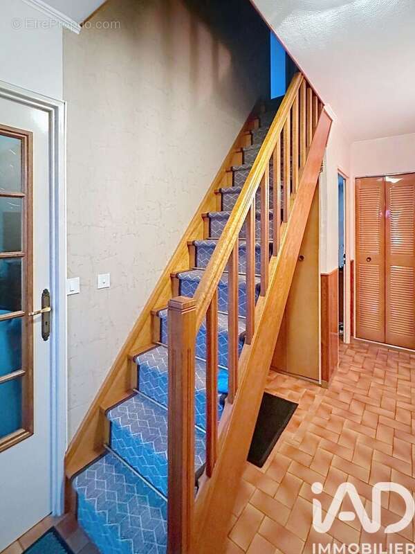 Photo 8 - Maison à VILLENEUVE-LA-GUYARD