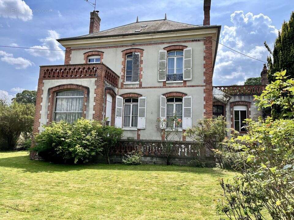 Maison à PONT-SUR-YONNE