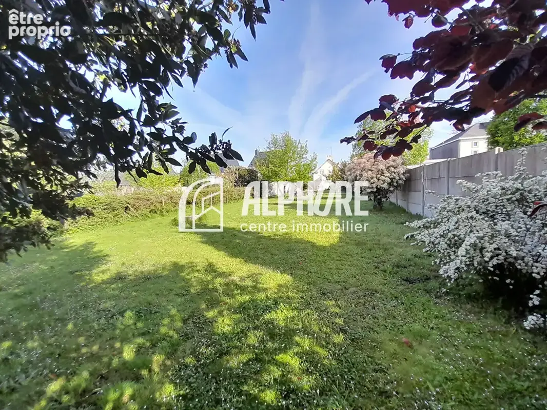 Maison composée de 2 appartements sur  879m² de terrain . (terrain  à bâtir détachable) - photo 6
