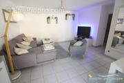 Appartement à PINS-JUSTARET