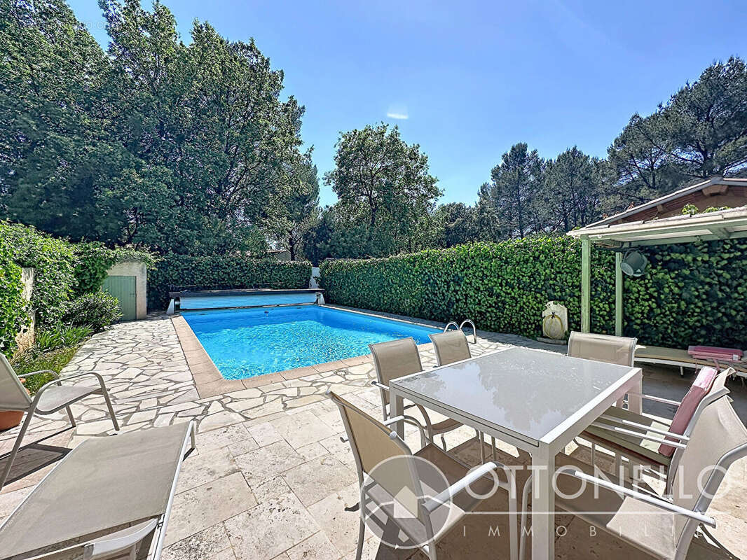 Maison à ROQUEBRUNE-SUR-ARGENS