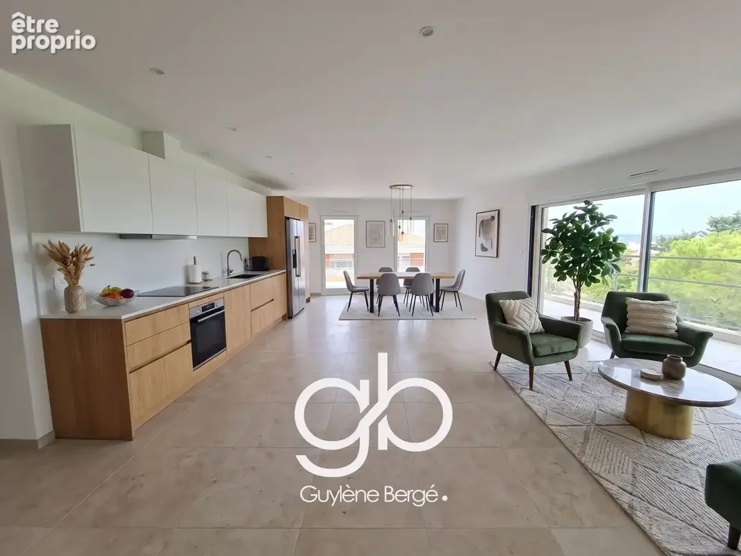 Appartement T4 de 101m2 avec Terrasse et Balcon - Sète 34200 - photo 2