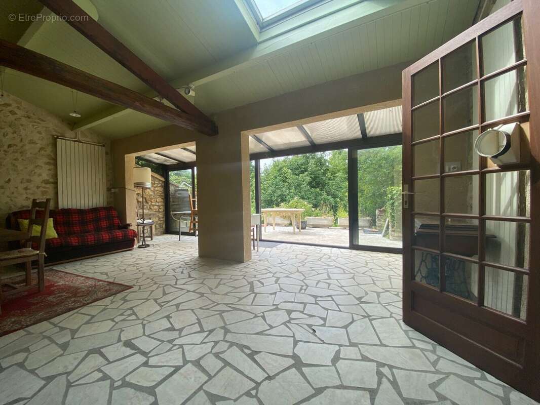 Maison à MONTREUIL-BONNIN