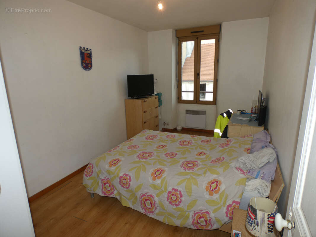 Appartement à BRIENON-SUR-ARMANCON