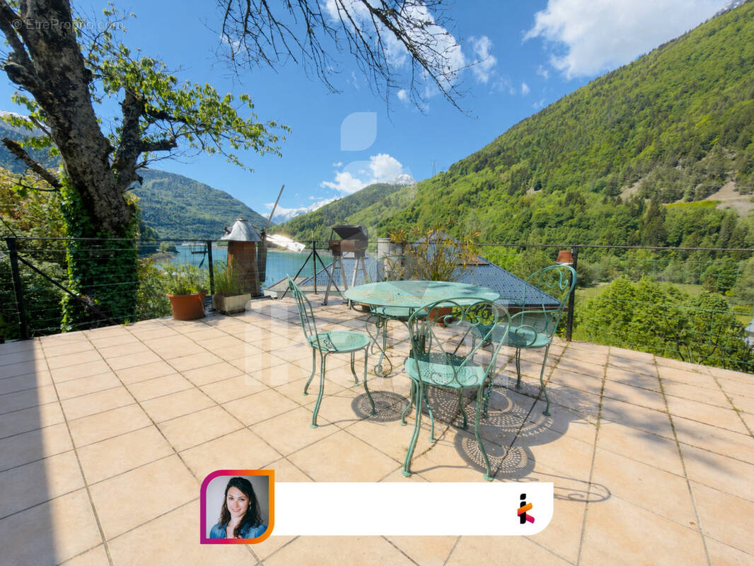Maison à VAUJANY