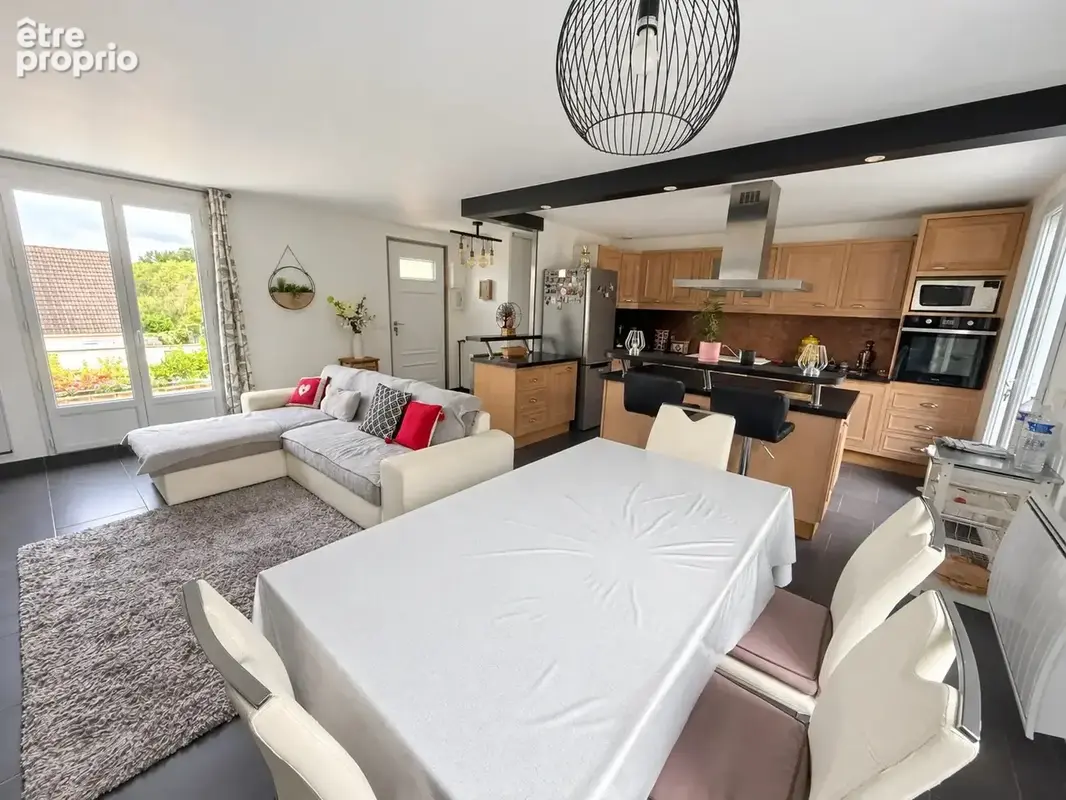 Maison familiale, 3 chambres, jardin et double garage. - photo 3