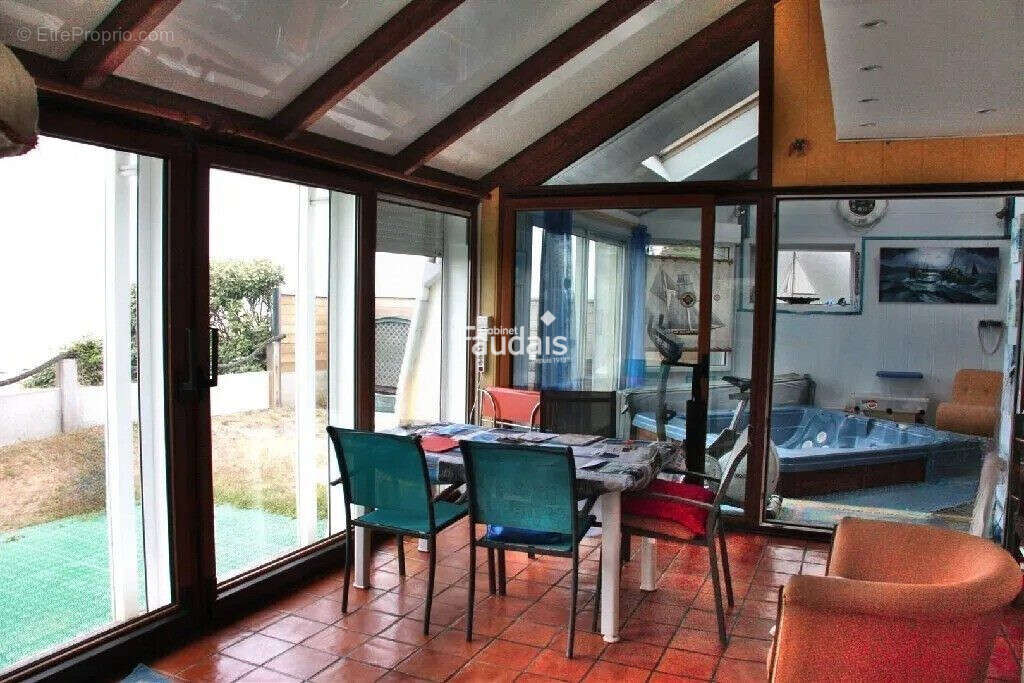 Maison 120 m² à Portbail  - photo 4