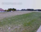 Terrain à CHAMPIGNY-SUR-AUBE