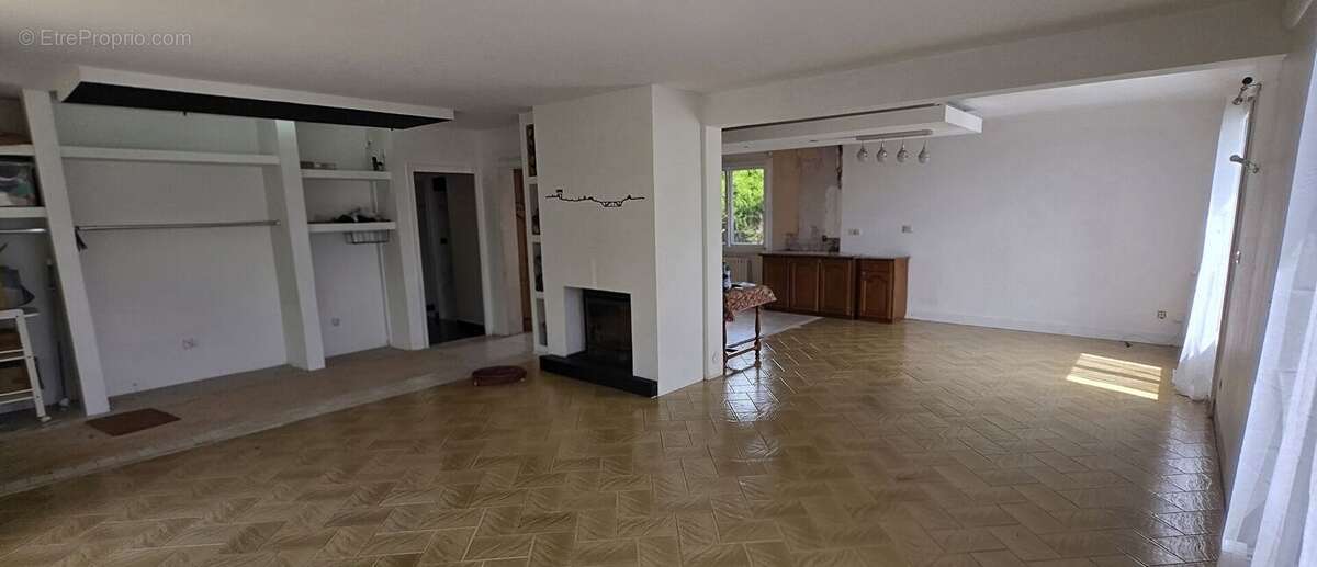 Maison 4 chambres+bureau, sous sol proche N4 terrain exceptionnel  90 km Paris! - photo 2