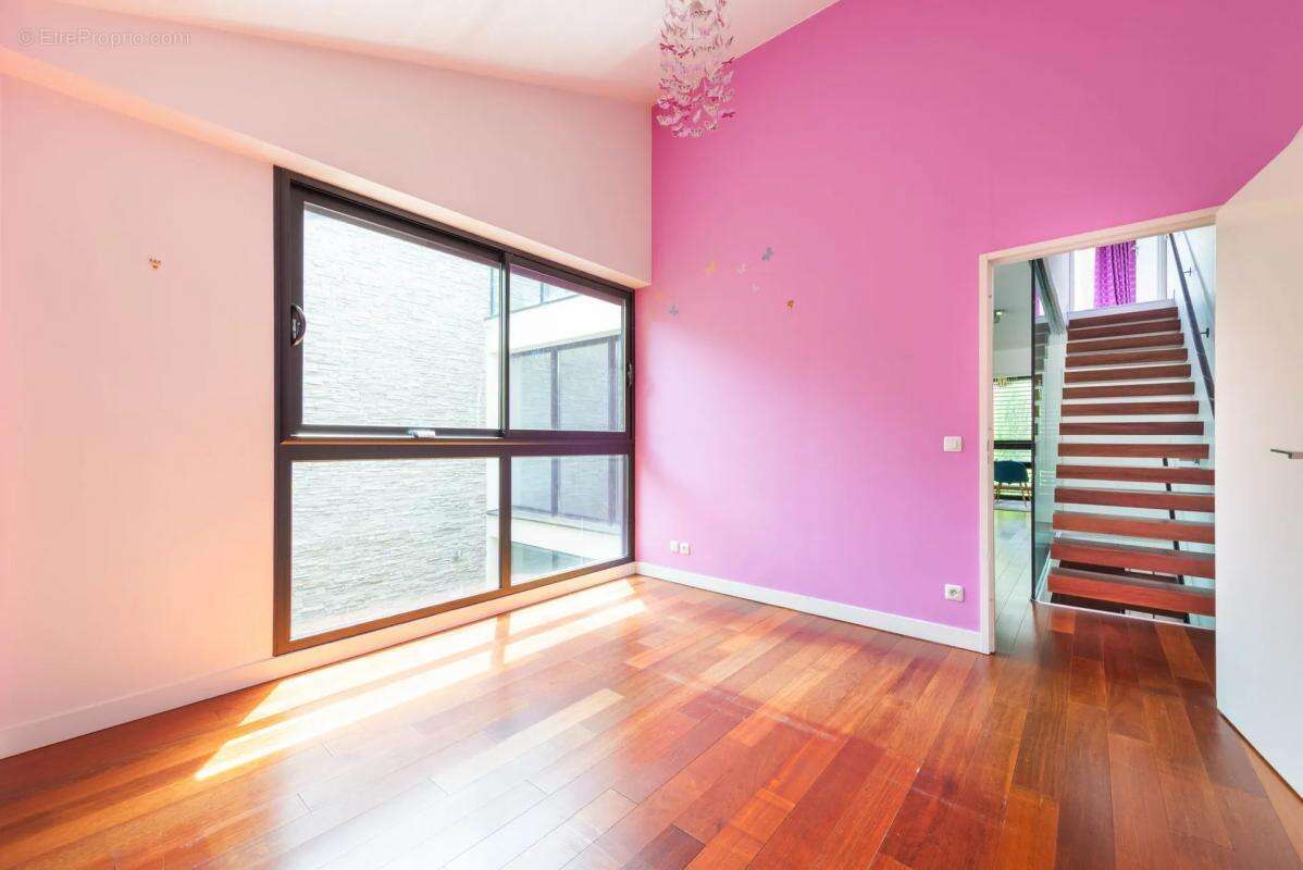 Maison à LA GARENNE-COLOMBES