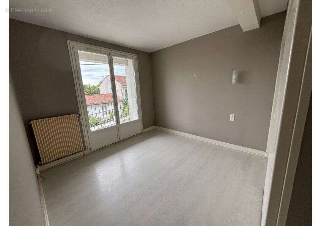 Immeuble de rapport  4 appartements + 6 garages - investissement locatif - photo 8