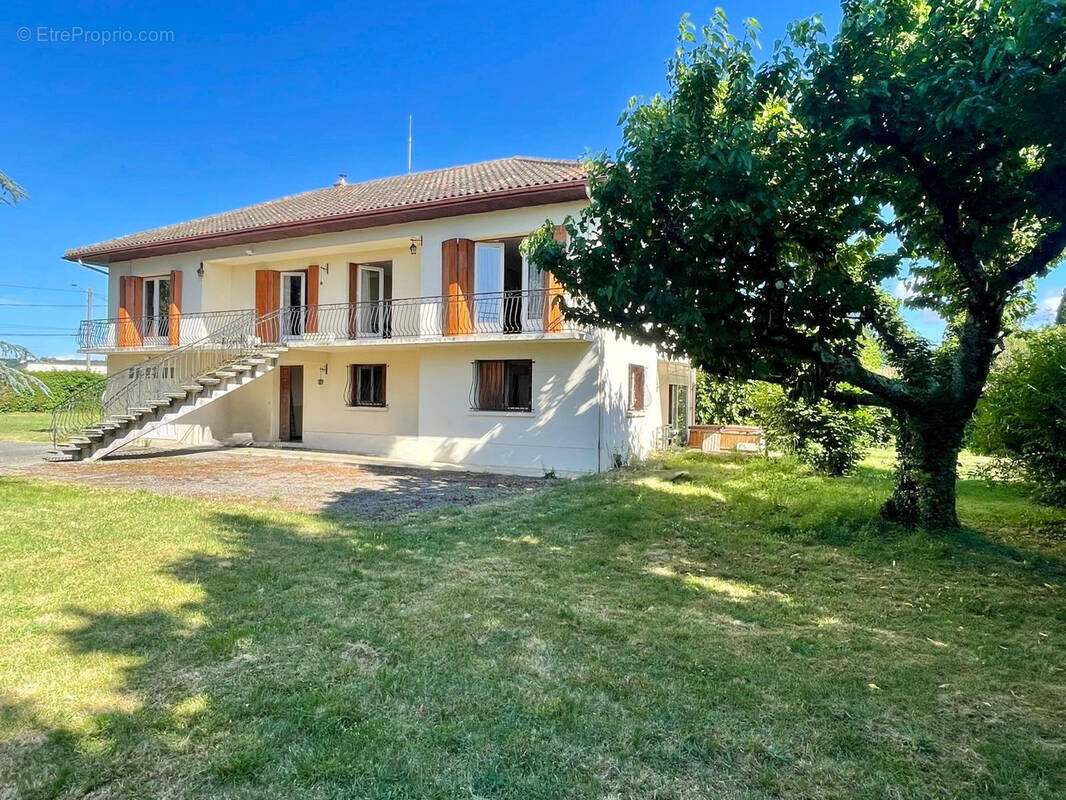 Maison à VIC-EN-BIGORRE