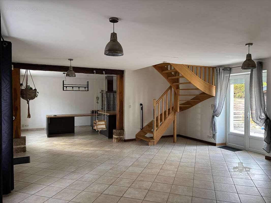 Maison à TREILLIERES