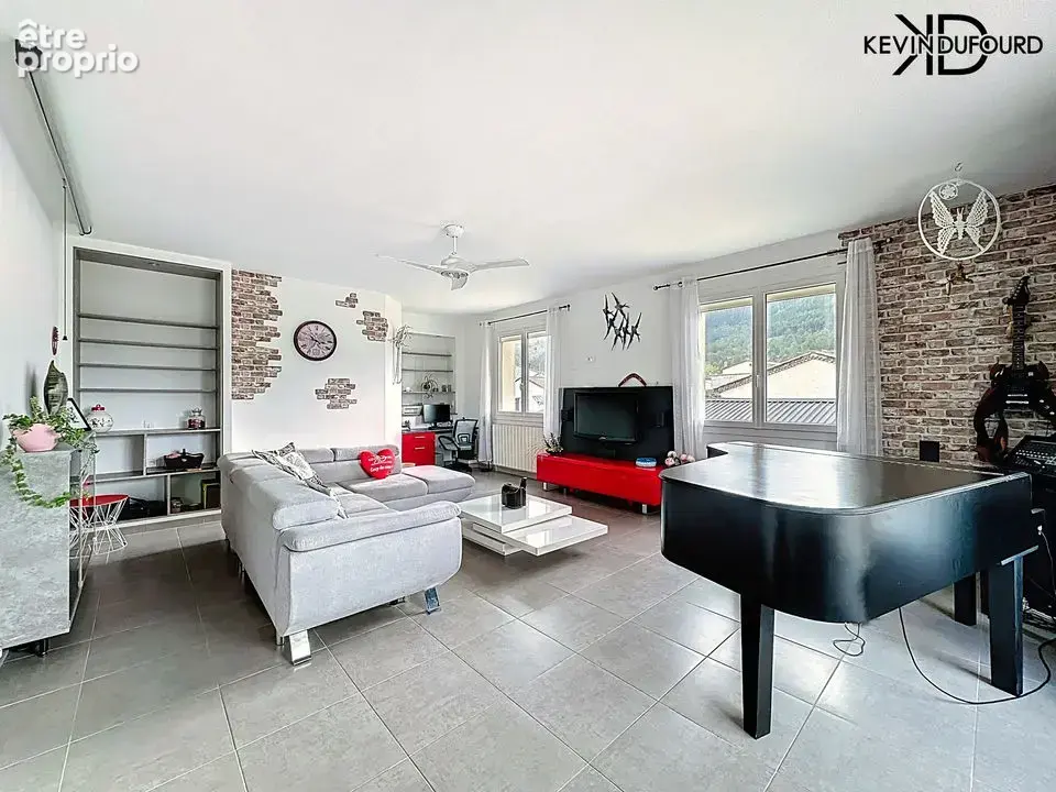 Ensemble immobilier de 200m² sur un terrain de 3000m² à - photo 3