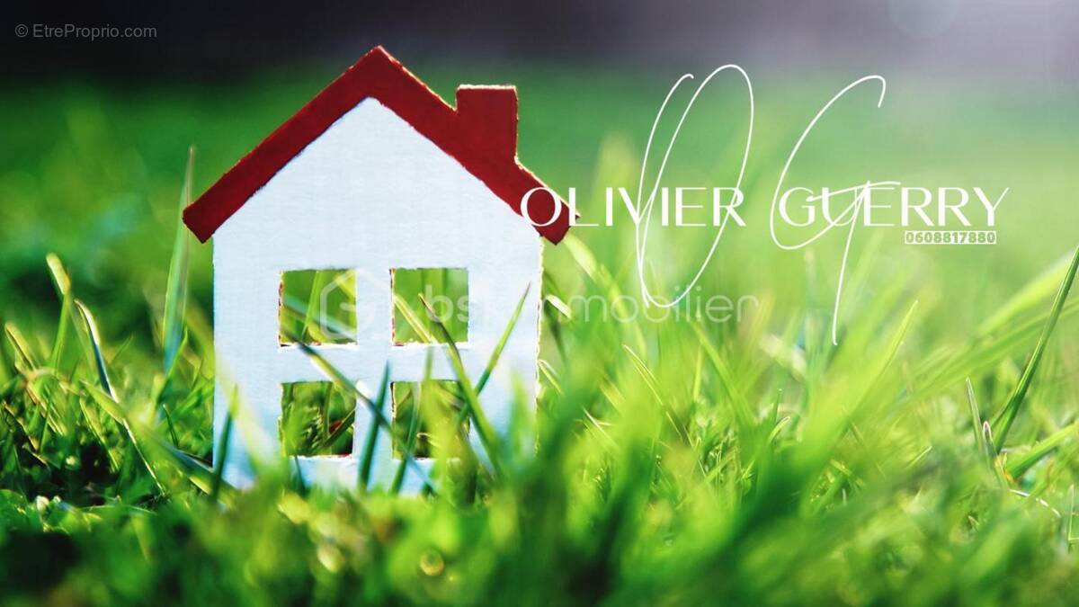 Terrain à COMBAILLAUX