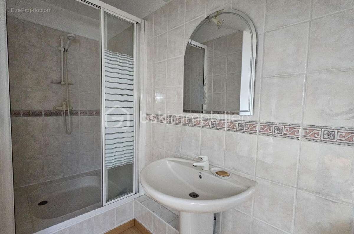 Une maison aux volumes généreux et au potentiel rare à vert-le-grand - photo 17