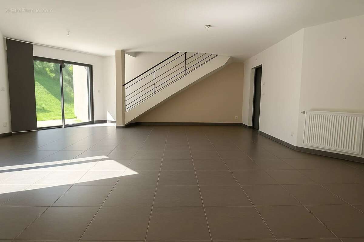 Maison à LAPEYROUSE-FOSSAT