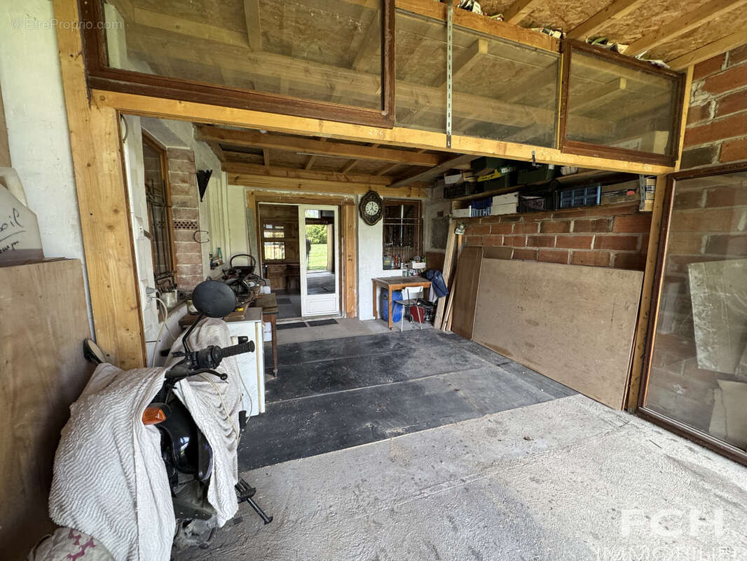 Maison de campagne avec 2 garages et dépendances - photo 18