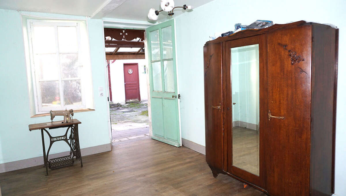 Maison à SAINT-FLOVIER