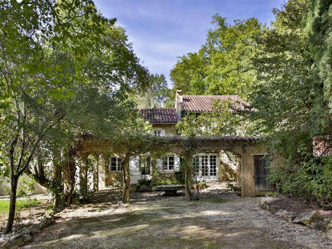 Maison à VIC-FEZENSAC