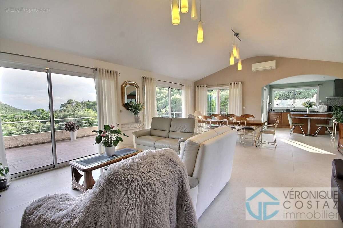 Maison à PORTO-VECCHIO