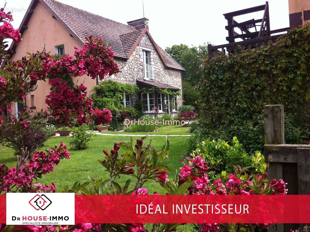 180 m² à Saint-Georges-De-Rouelley  - photo 3
