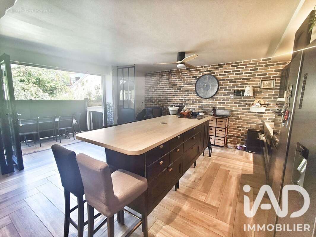 Maison 97 m² à Saint-Pierre-D'albigny  - photo 4