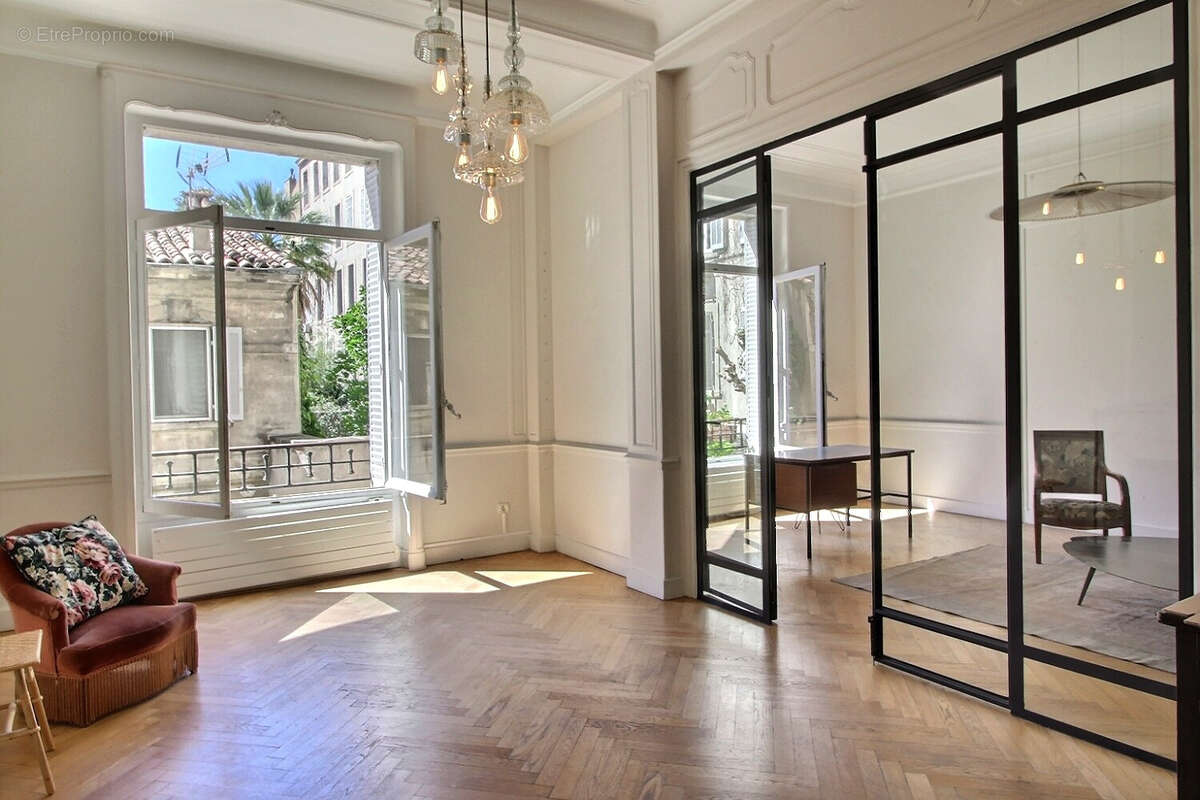 Appartement à MARSEILLE-6E