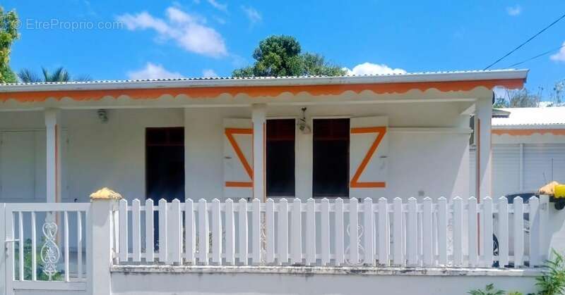 Maison à BASSE-TERRE