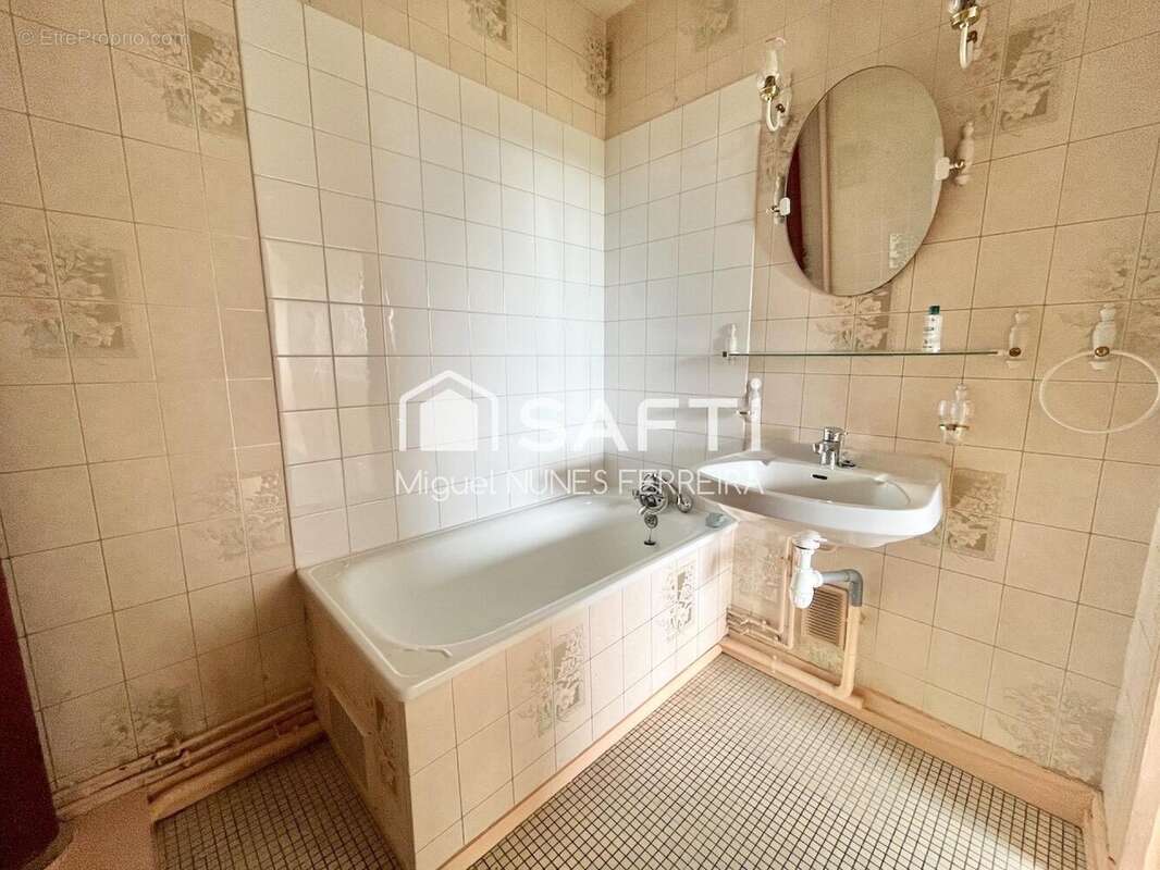 Photo 8 - Appartement à SAINT-ETIENNE-DU-ROUVRAY