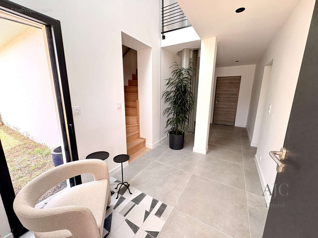 Maison 160 m² à Benodet  - photo 7